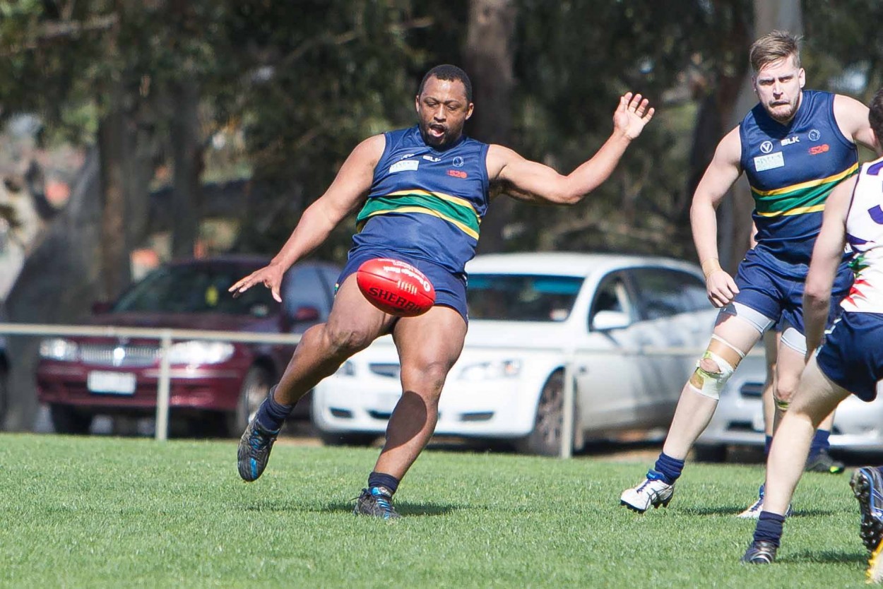 Sharks cull Synners with 18 fourth quarter goals in Division 4 action