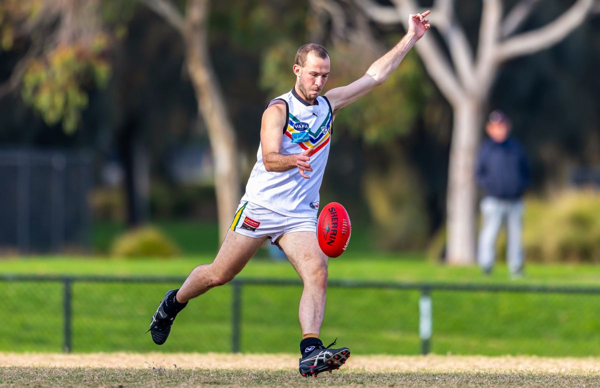 Gryphons crush the Vultures in final quarter reckoning