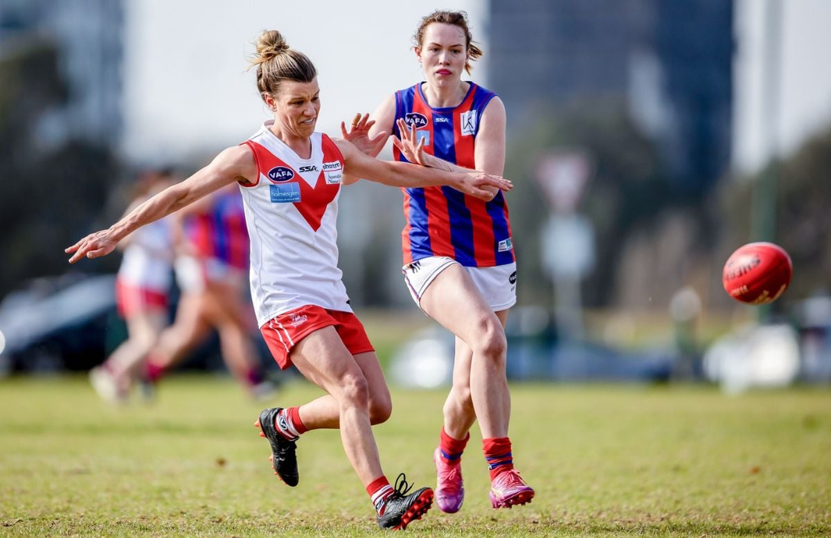 Three-horse race for top spot